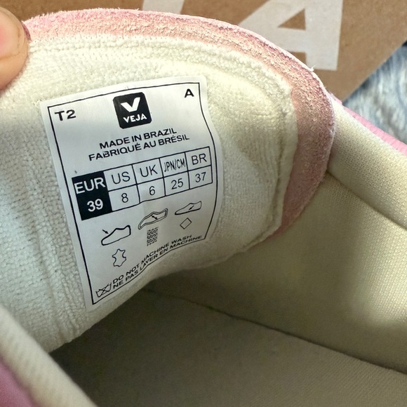 Veja x Mansur Pink Women's Sneakers - Picture 3 of 11